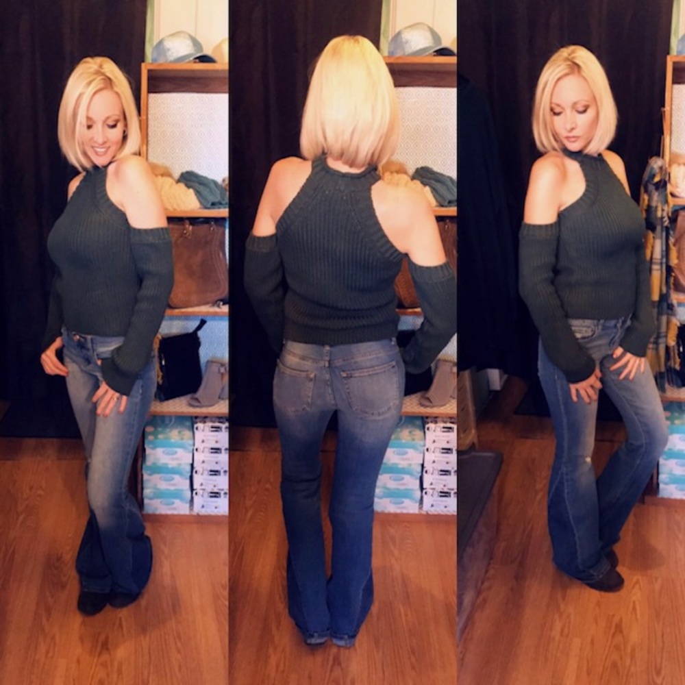 💋Hunter Green Cold Shoulder Sweater